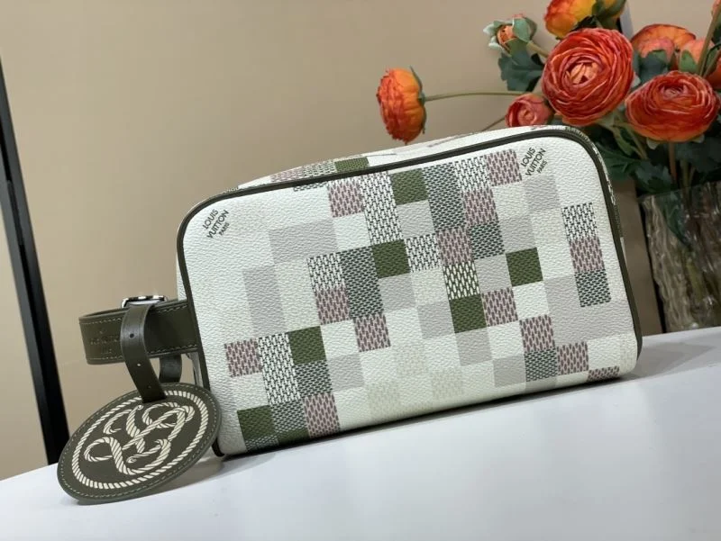 Louis Vuitton Cosmetic Bags Minimalist 40590