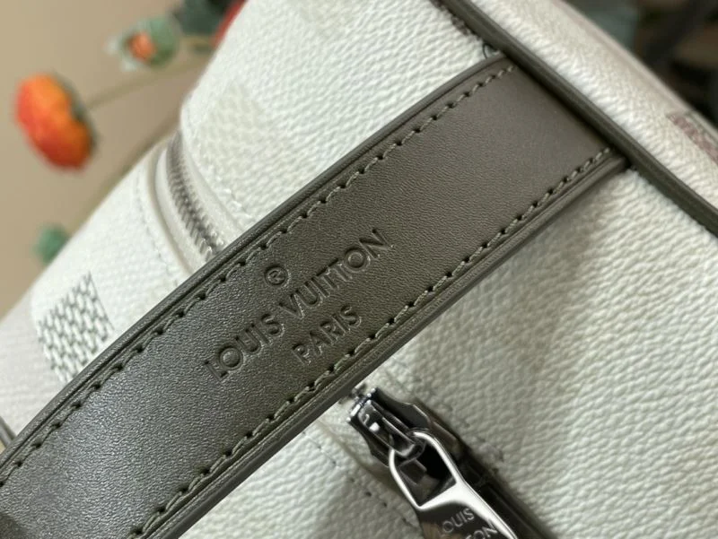 Louis Vuitton Cosmetic Bags Minimalist 40590