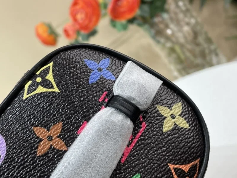 Youthful Louis Vuitton Cosmetic Bags 40579