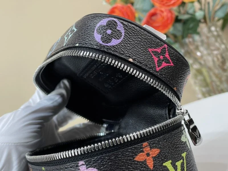 Youthful Louis Vuitton Cosmetic Bags 40579