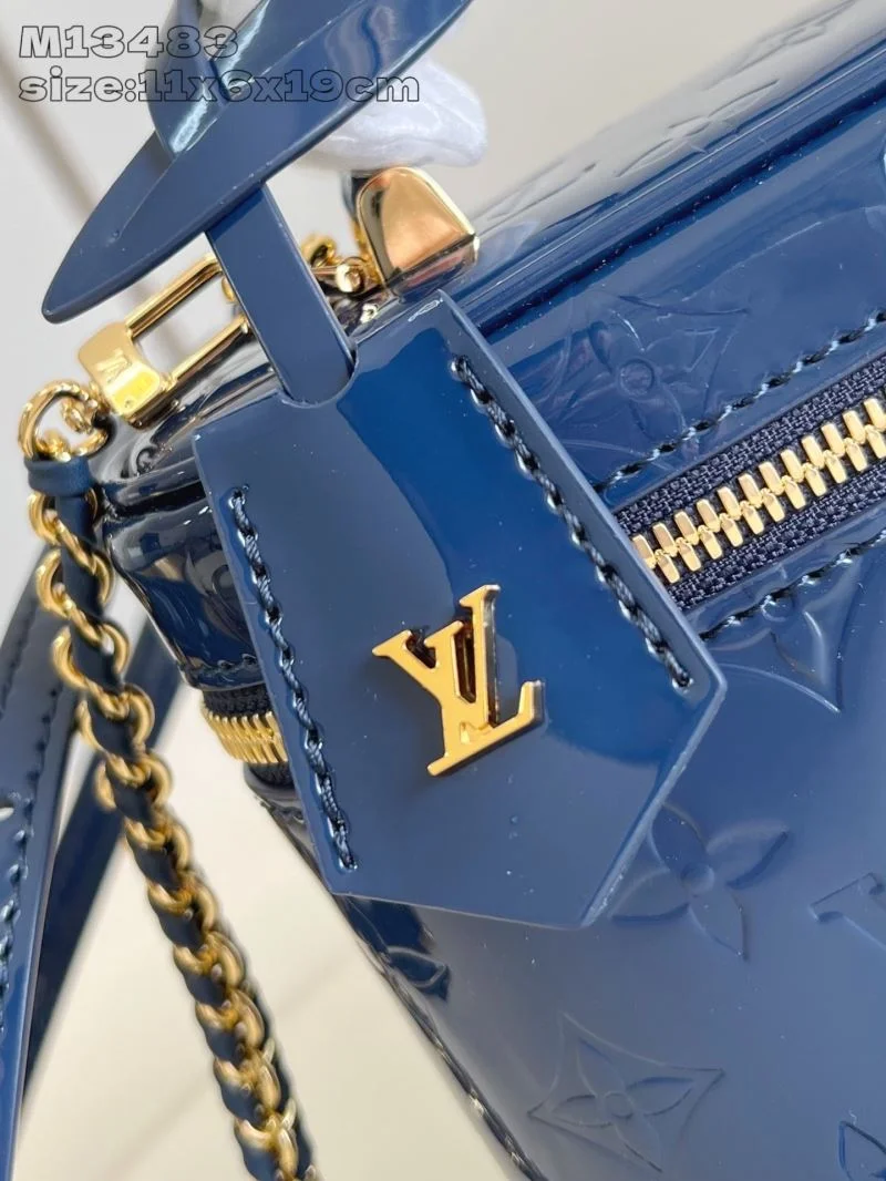Effortless Louis Vuitton Cosmetic Bags 40566