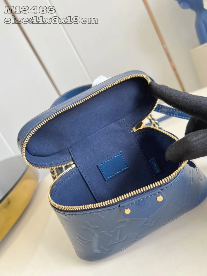 Effortless Louis Vuitton Cosmetic Bags 40566