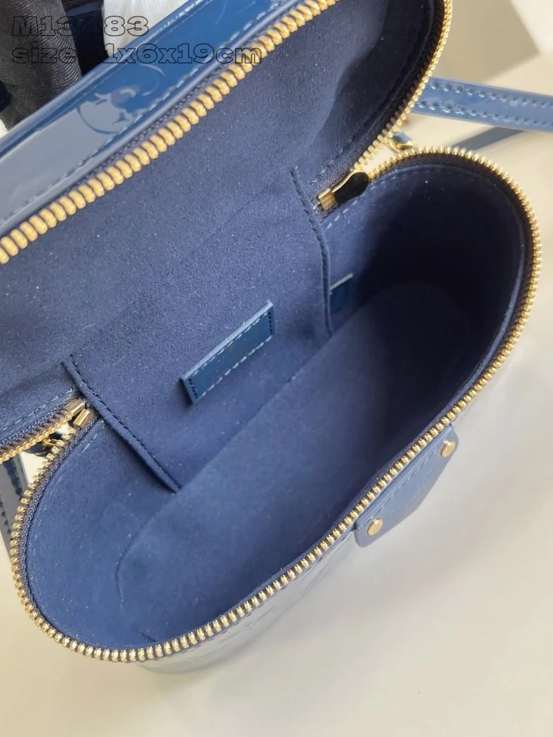 Effortless Louis Vuitton Cosmetic Bags 40566