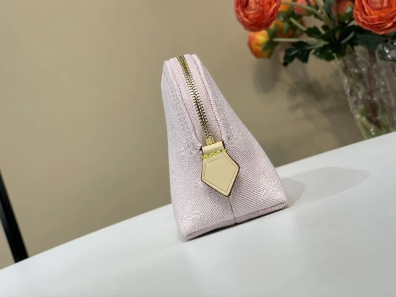 Bright Louis Vuitton Cosmetic Bags 40561