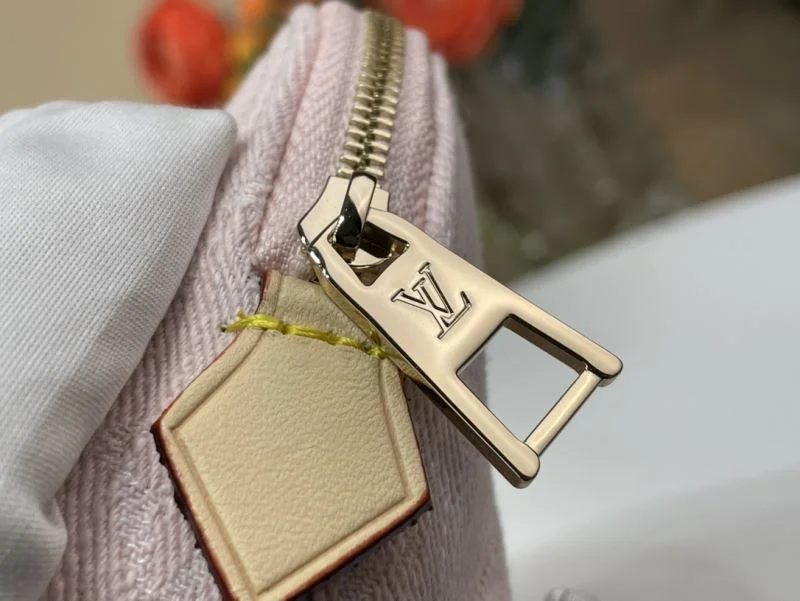 Bright Louis Vuitton Cosmetic Bags 40561