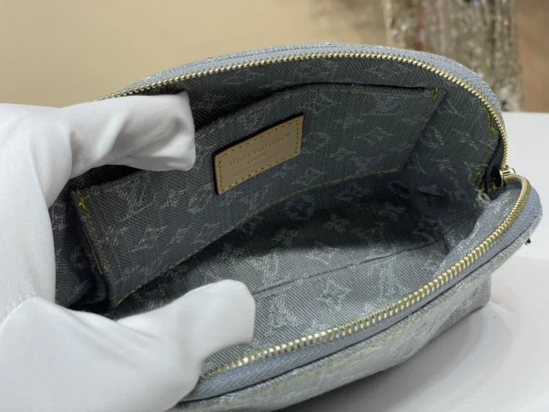 Louis Vuitton Cosmetic Bags DailyWear 40602