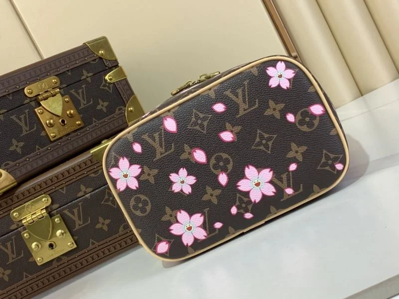 Lightweight Louis Vuitton Cosmetic Bags 40563