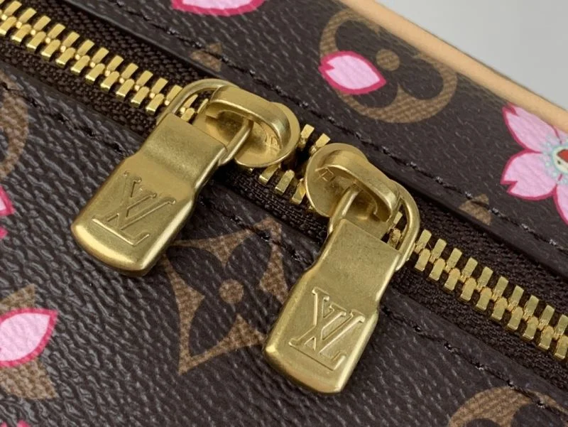 Lightweight Louis Vuitton Cosmetic Bags 40563