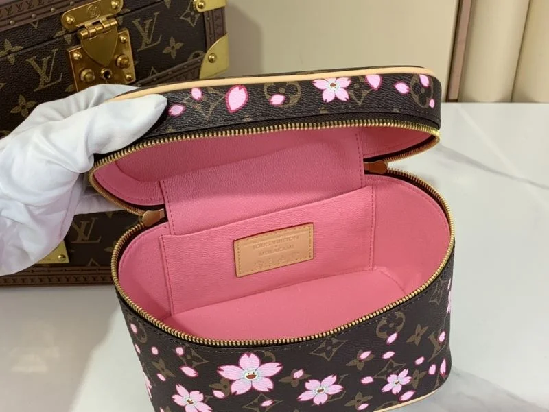 Lightweight Louis Vuitton Cosmetic Bags 40563