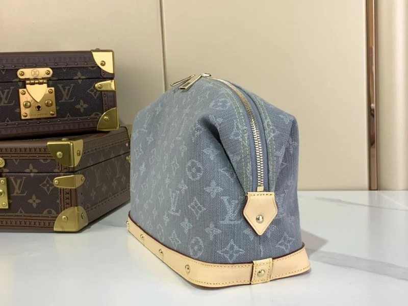 WaterResistant Louis Vuitton Cosmetic Bags 40560
