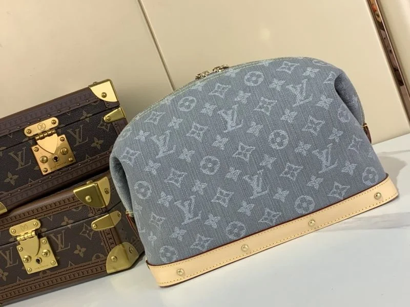 WaterResistant Louis Vuitton Cosmetic Bags 40560