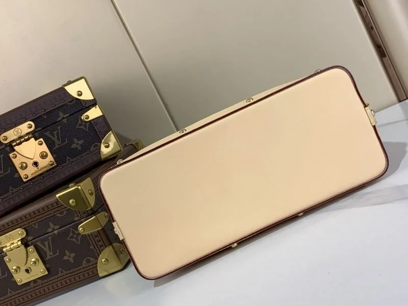 WaterResistant Louis Vuitton Cosmetic Bags 40560