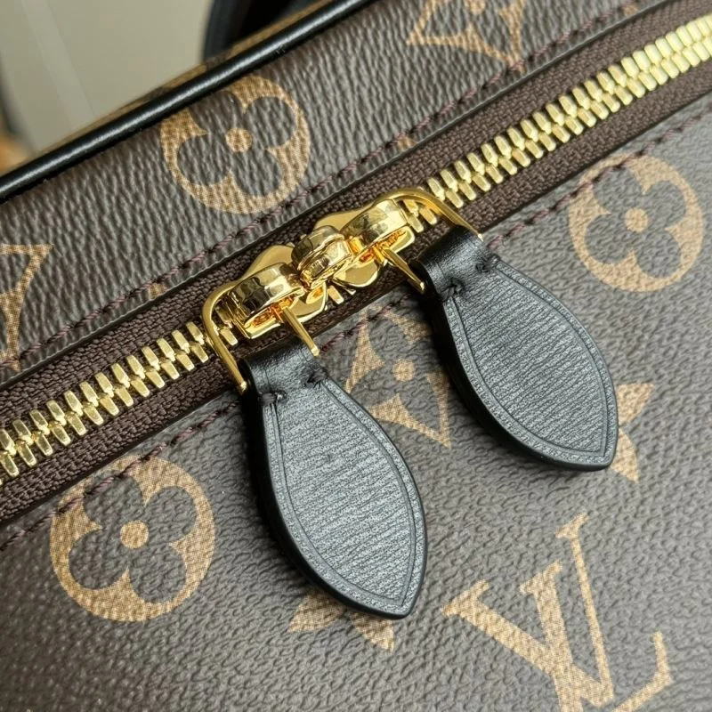 Bright Louis Vuitton Cosmetic Bags 49350