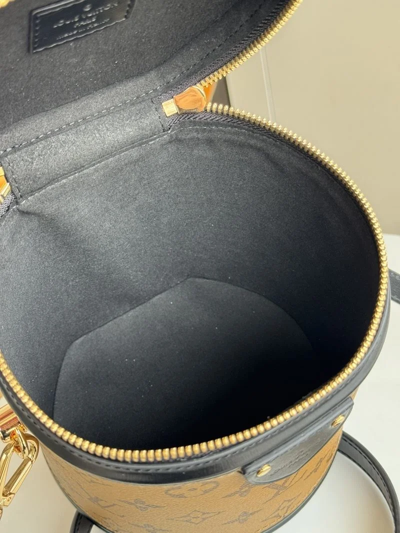 Stretchable Louis Vuitton Cosmetic Bags 49293