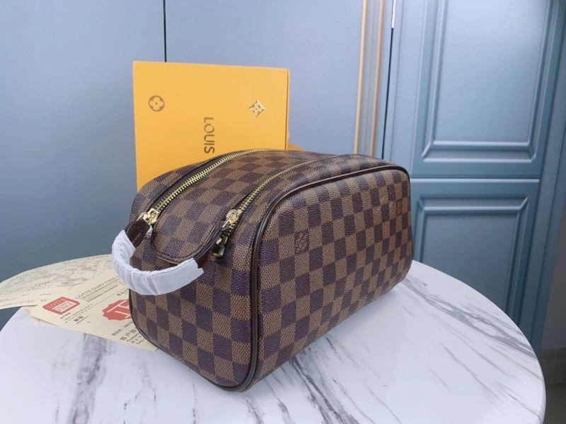 Louis Vuitton Cosmetic Bags Trendsetting 79871