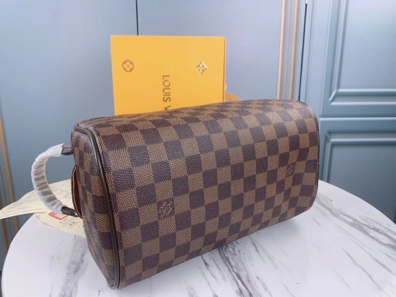 Louis Vuitton Cosmetic Bags Trendsetting 79871