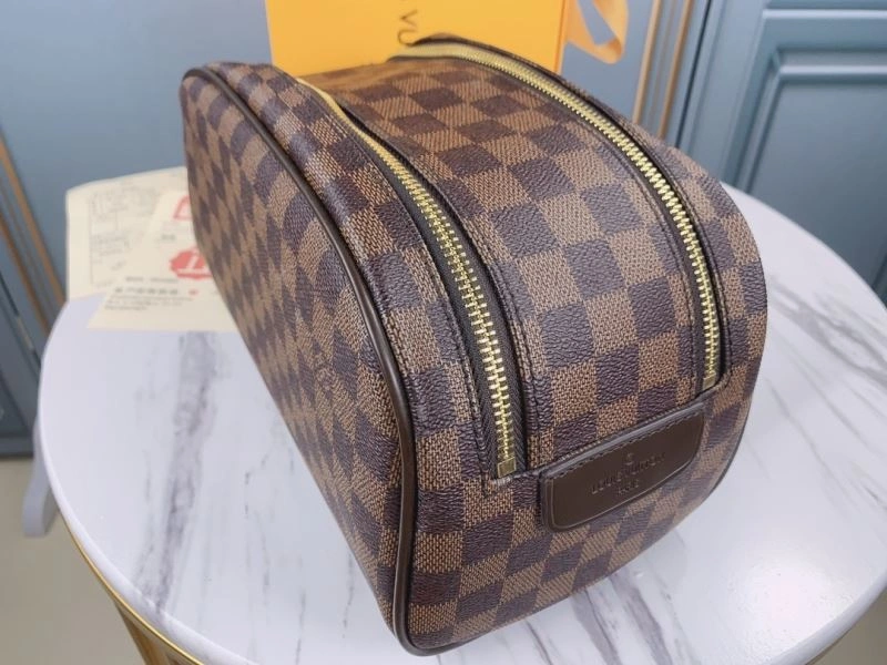 Louis Vuitton Cosmetic Bags Trendsetting 79871