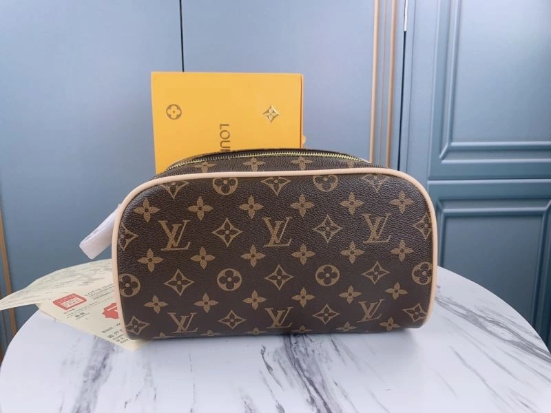 Louis Vuitton Cosmetic Bags Stretchable 79870