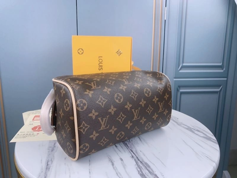 Louis Vuitton Cosmetic Bags Stretchable 79870
