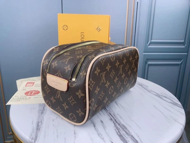 Louis Vuitton Cosmetic Bags Stretchable 79870