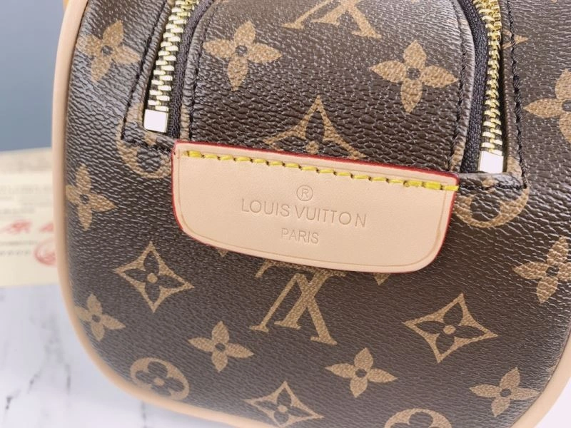 Louis Vuitton Cosmetic Bags Stretchable 79870