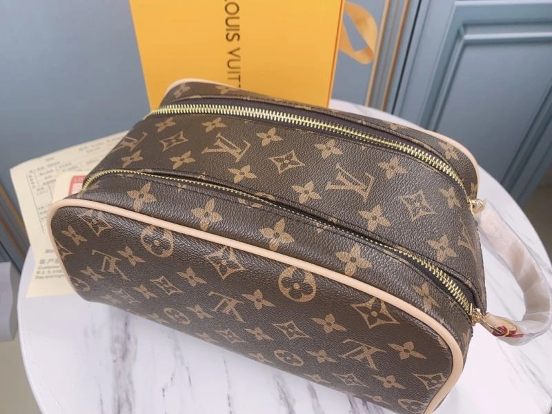 Louis Vuitton Cosmetic Bags Stretchable 79870