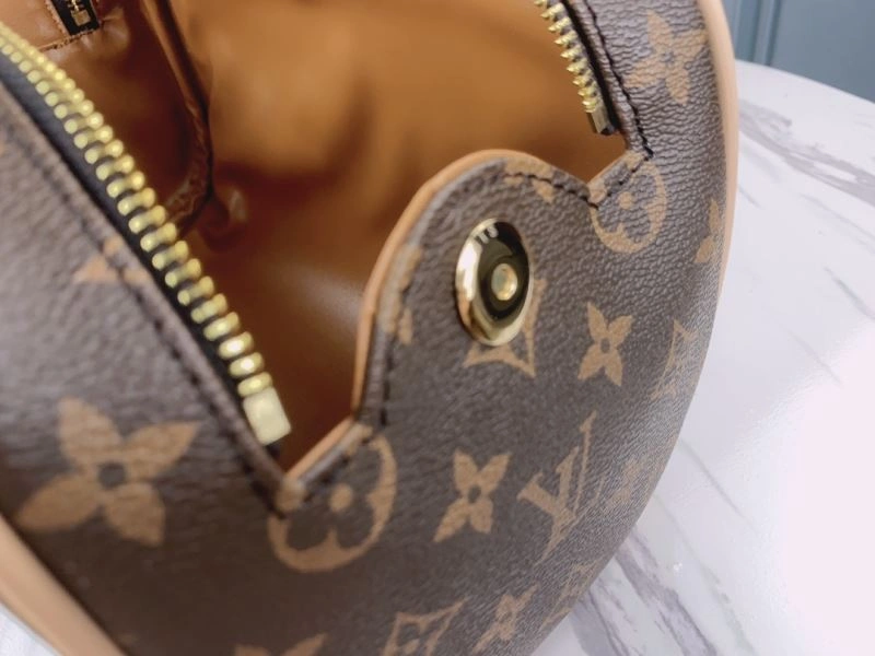 Louis Vuitton Cosmetic Bags Stretchable 79870