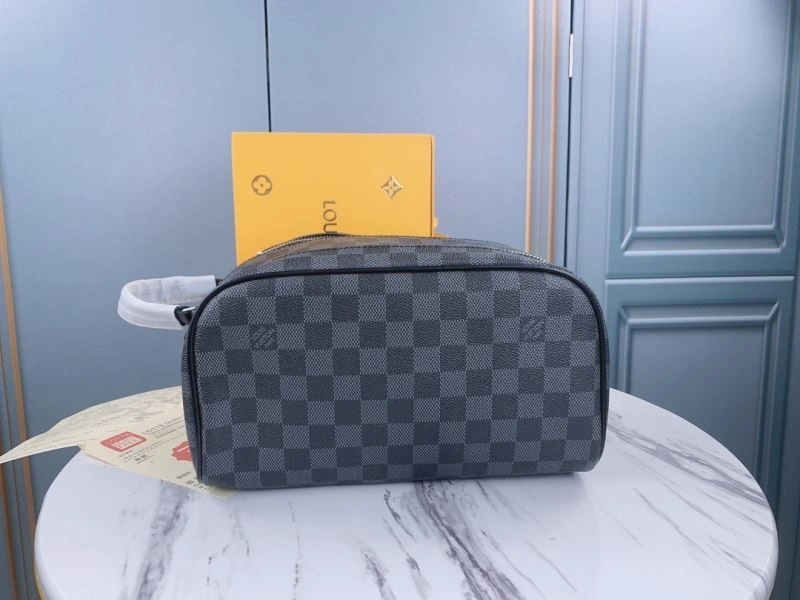 Louis Vuitton Cosmetic Bags Trendsetting 79865