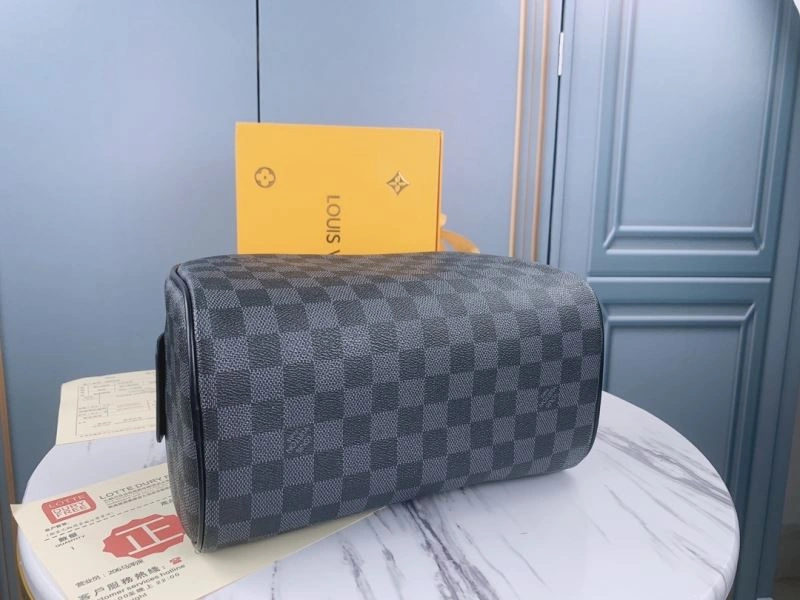 Louis Vuitton Cosmetic Bags Trendsetting 79865