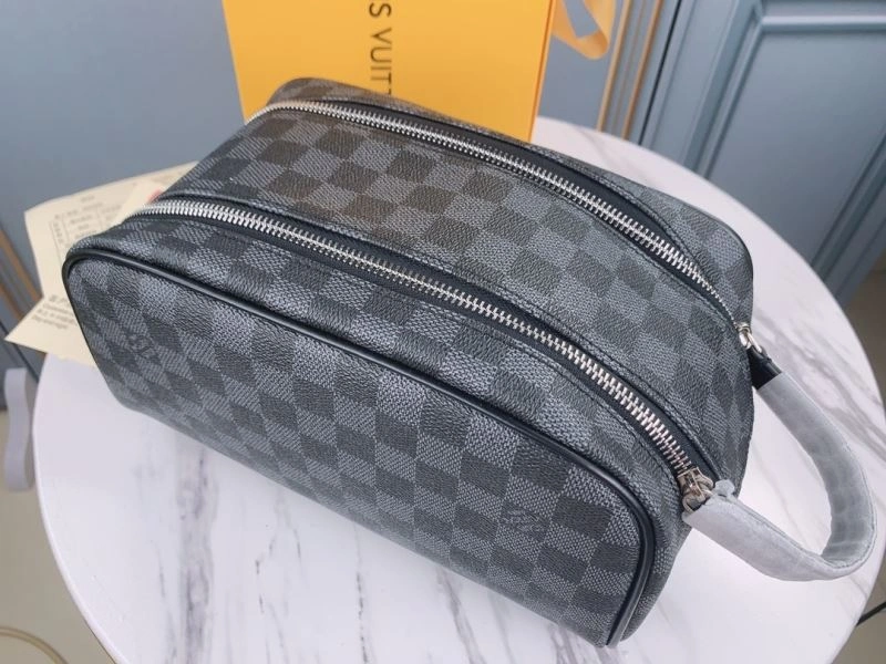Louis Vuitton Cosmetic Bags Trendsetting 79865