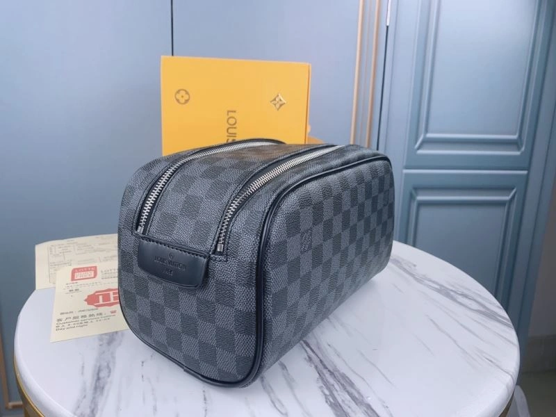 Louis Vuitton Cosmetic Bags Trendsetting 79865