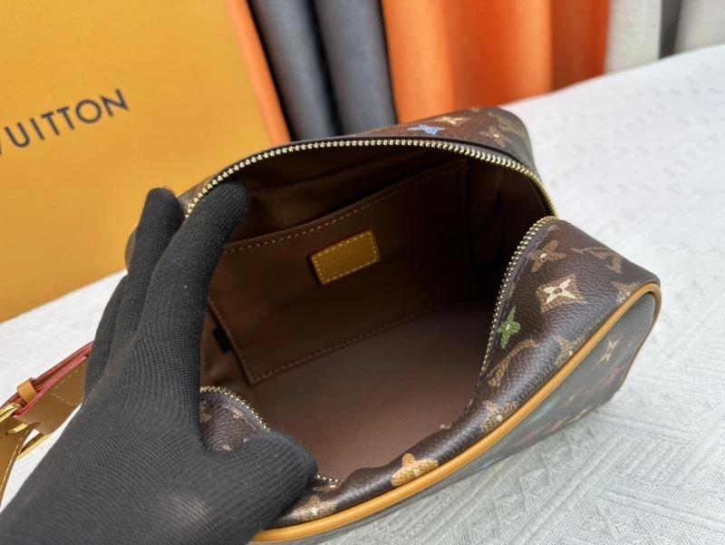 Snug Louis Vuitton Cosmetic Bags 79860