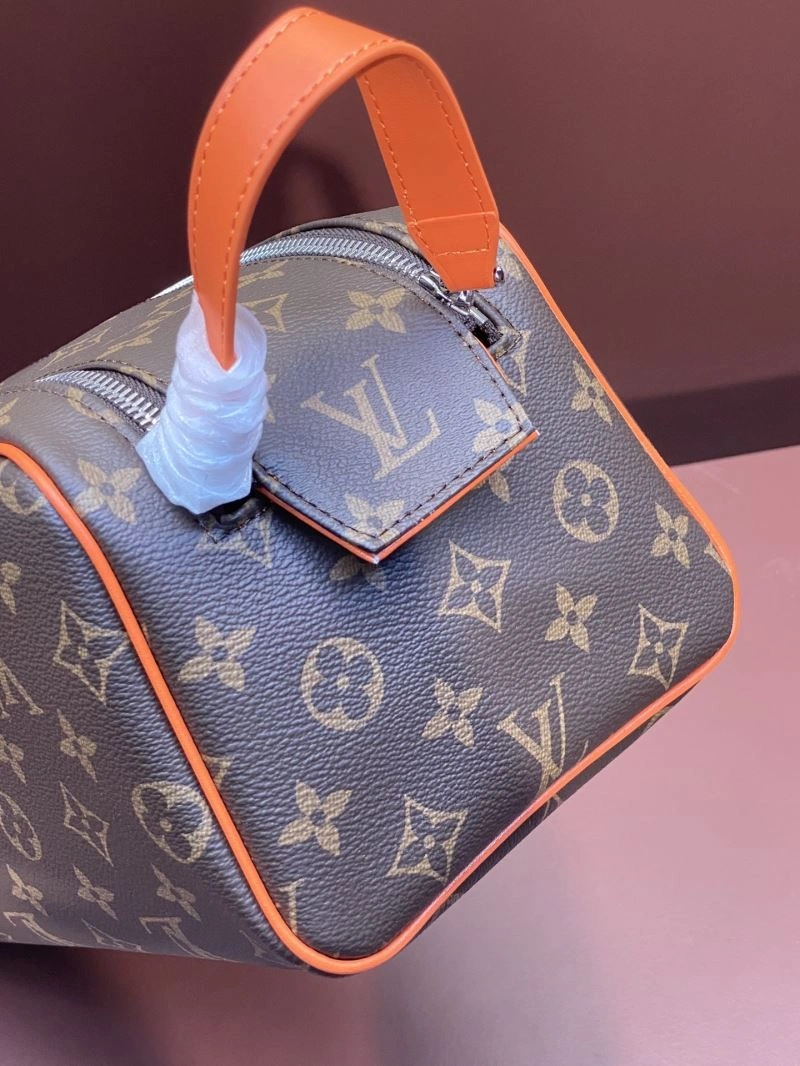 Bright Louis Vuitton Cosmetic Bags 65736