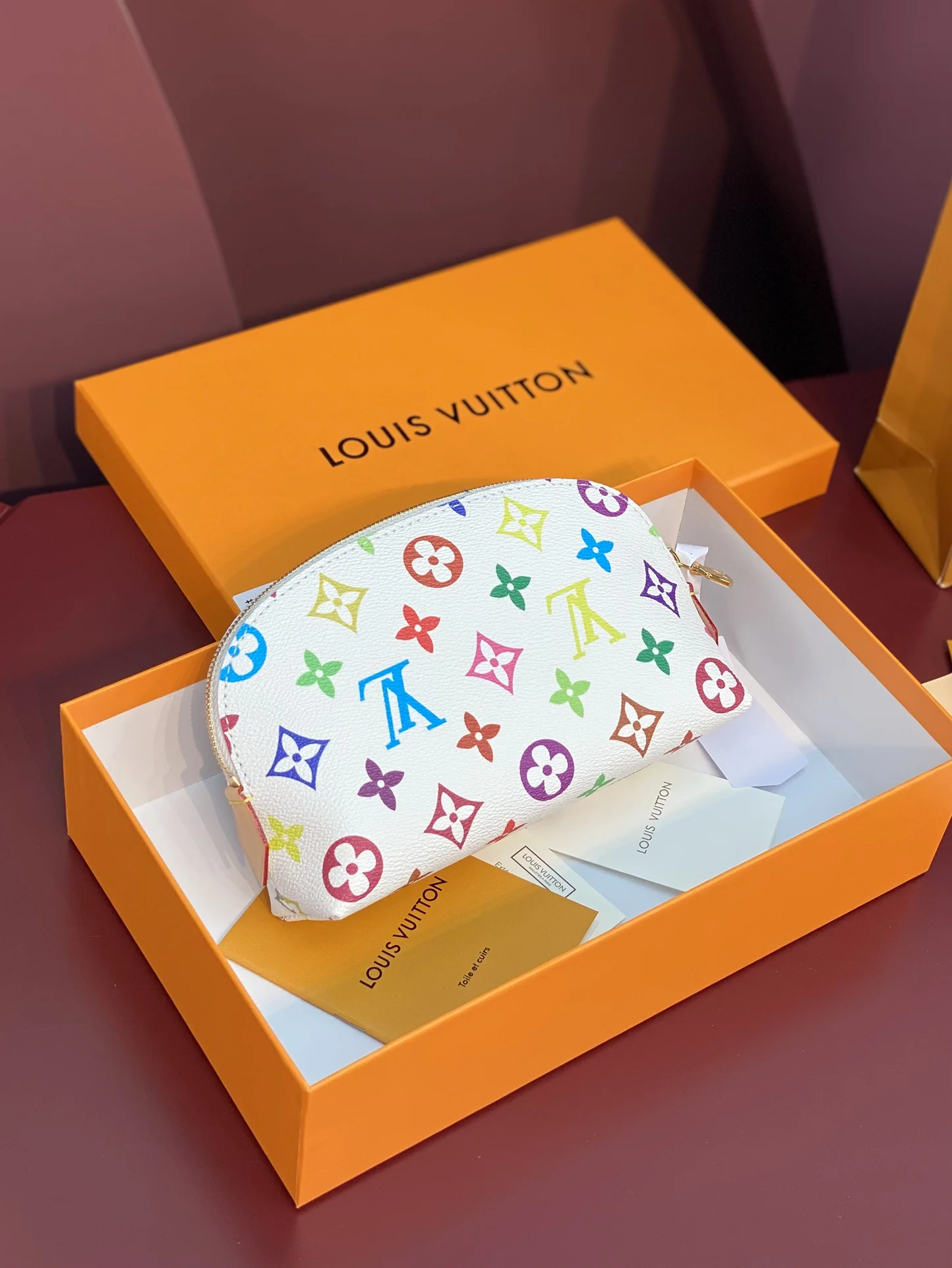 Refined Louis Vuitton Cosmetic Bags 56229