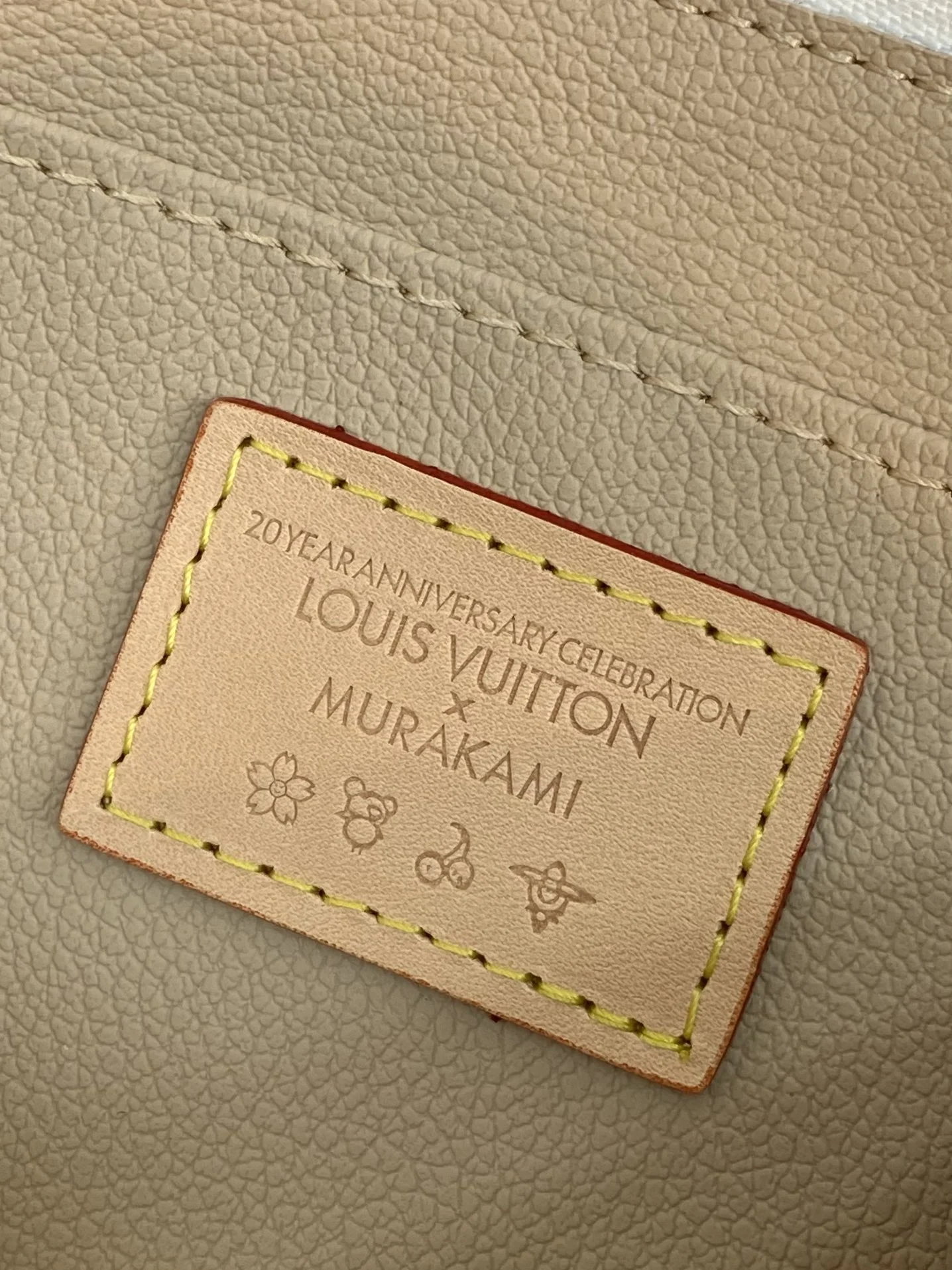 Refined Louis Vuitton Cosmetic Bags 56229