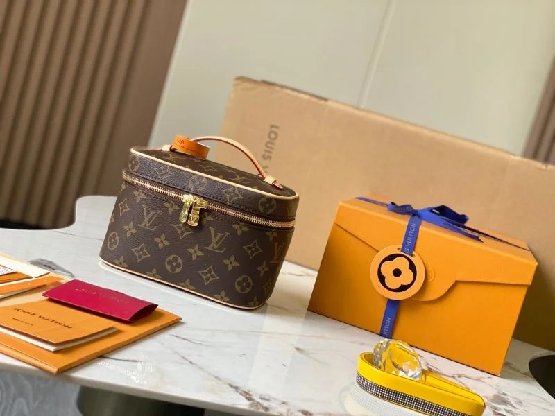 Louis Vuitton Cosmetic Bags Flexible 39758