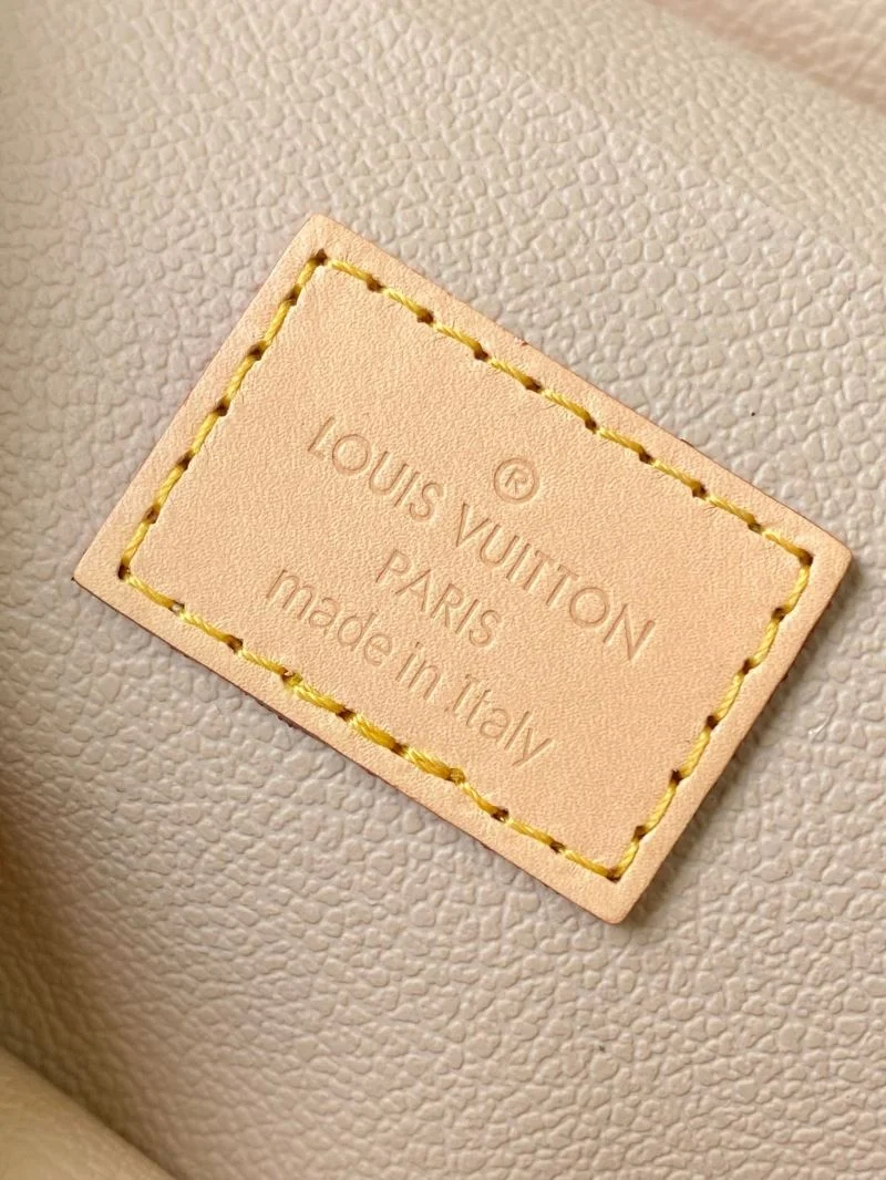 Louis Vuitton Cosmetic Bags Flexible 39758