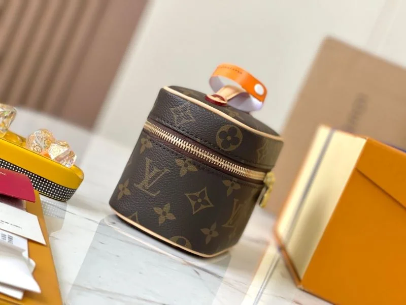 Louis Vuitton Cosmetic Bags Functional 39764