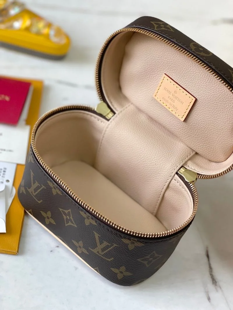 Louis Vuitton Cosmetic Bags Functional 39764