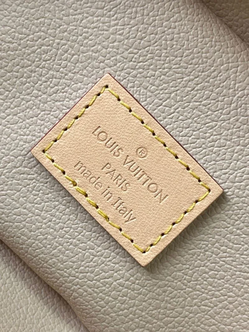 Louis Vuitton Cosmetic Bags Functional 39764