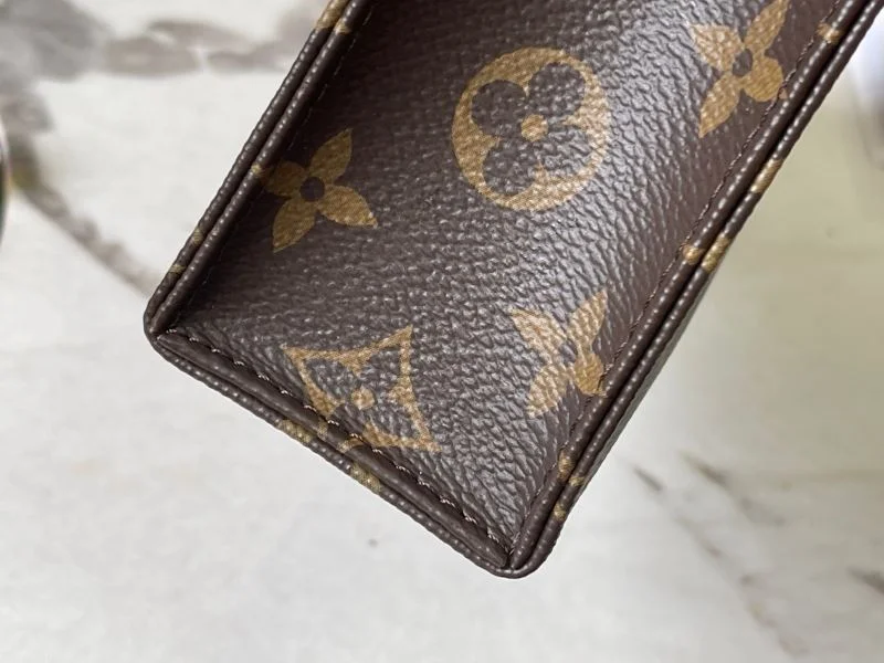 Affordable Louis Vuitton Cosmetic Bags 39759