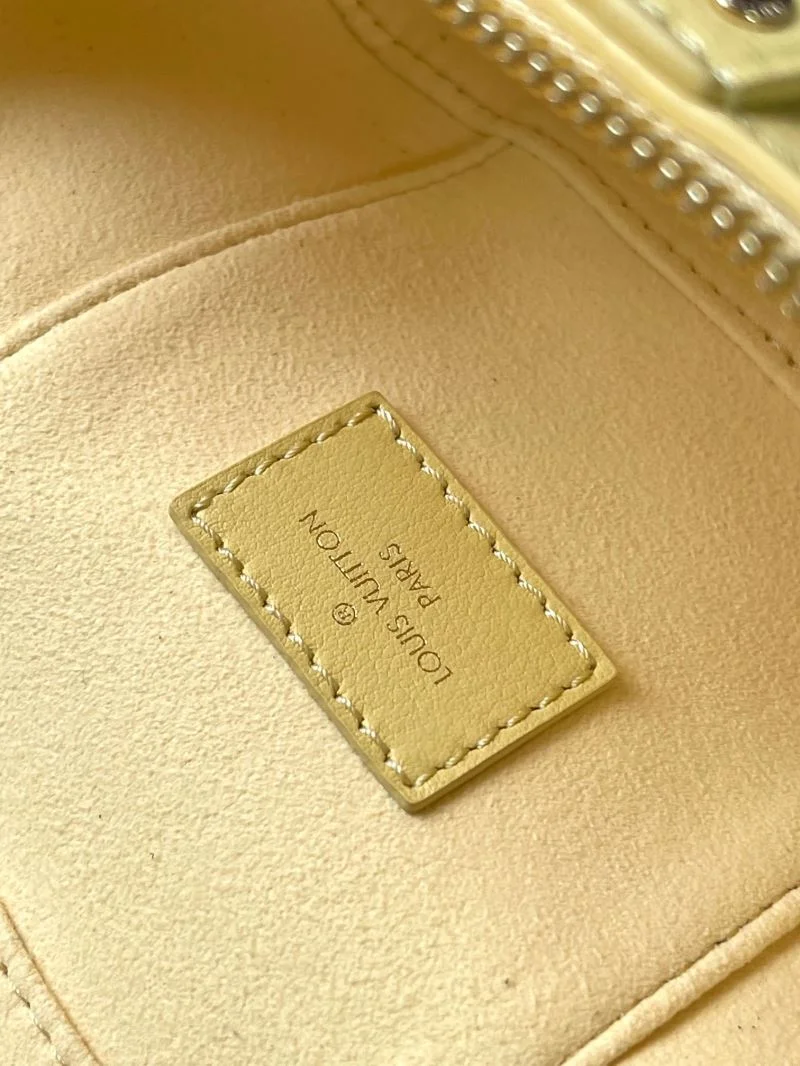 Seasonal Louis Vuitton Cosmetic Bags 39755