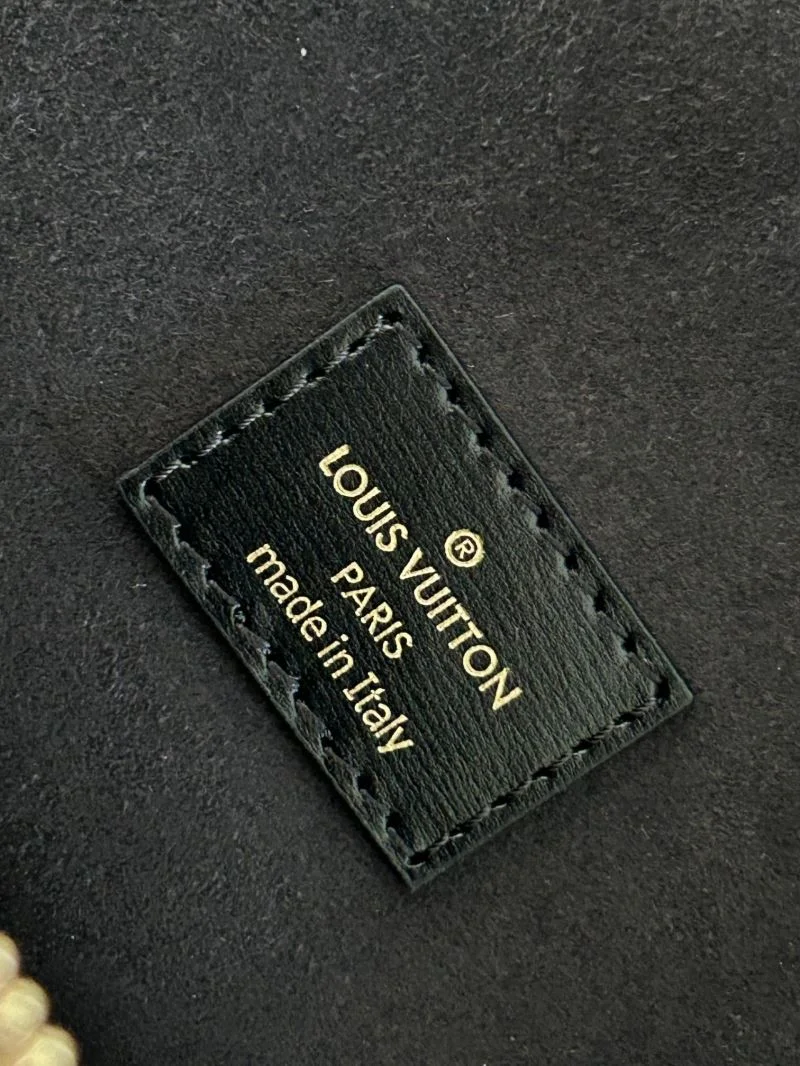 SportInspired Louis Vuitton Cosmetic Bags 39753
