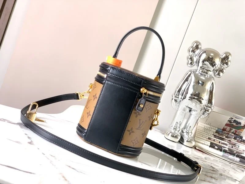 Louis Vuitton Cosmetic Bags Cozy 39802
