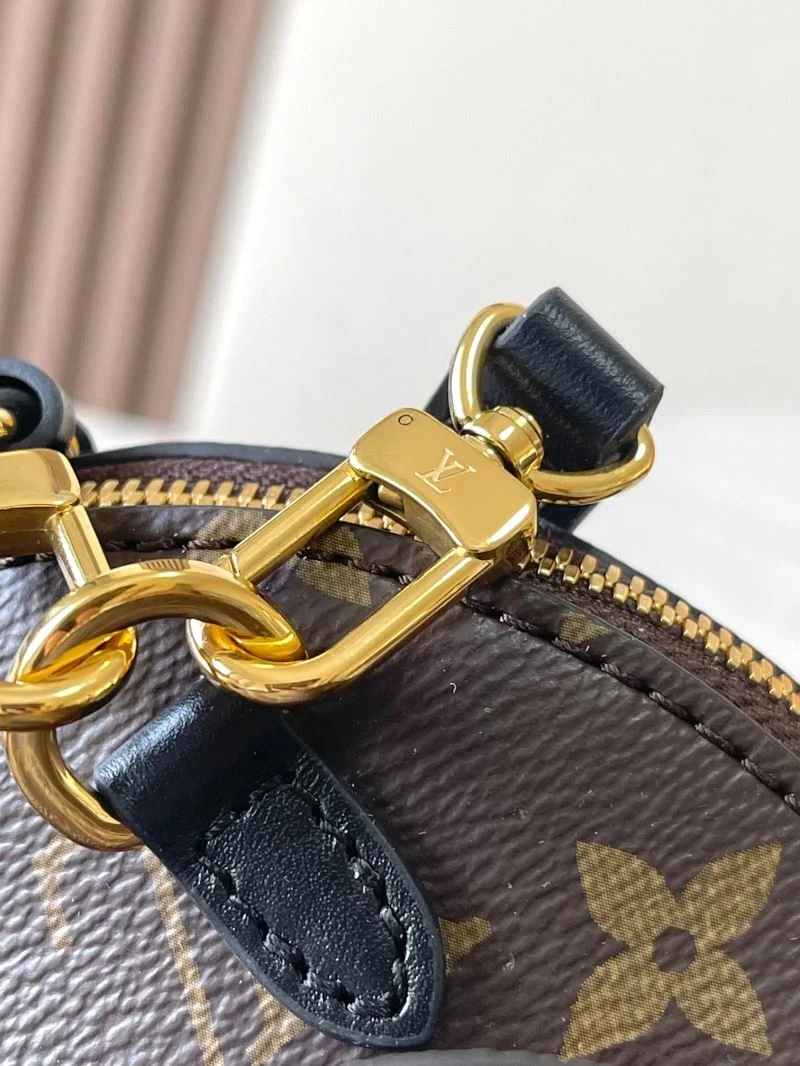 Breathable Louis Vuitton Cosmetic Bags 39750