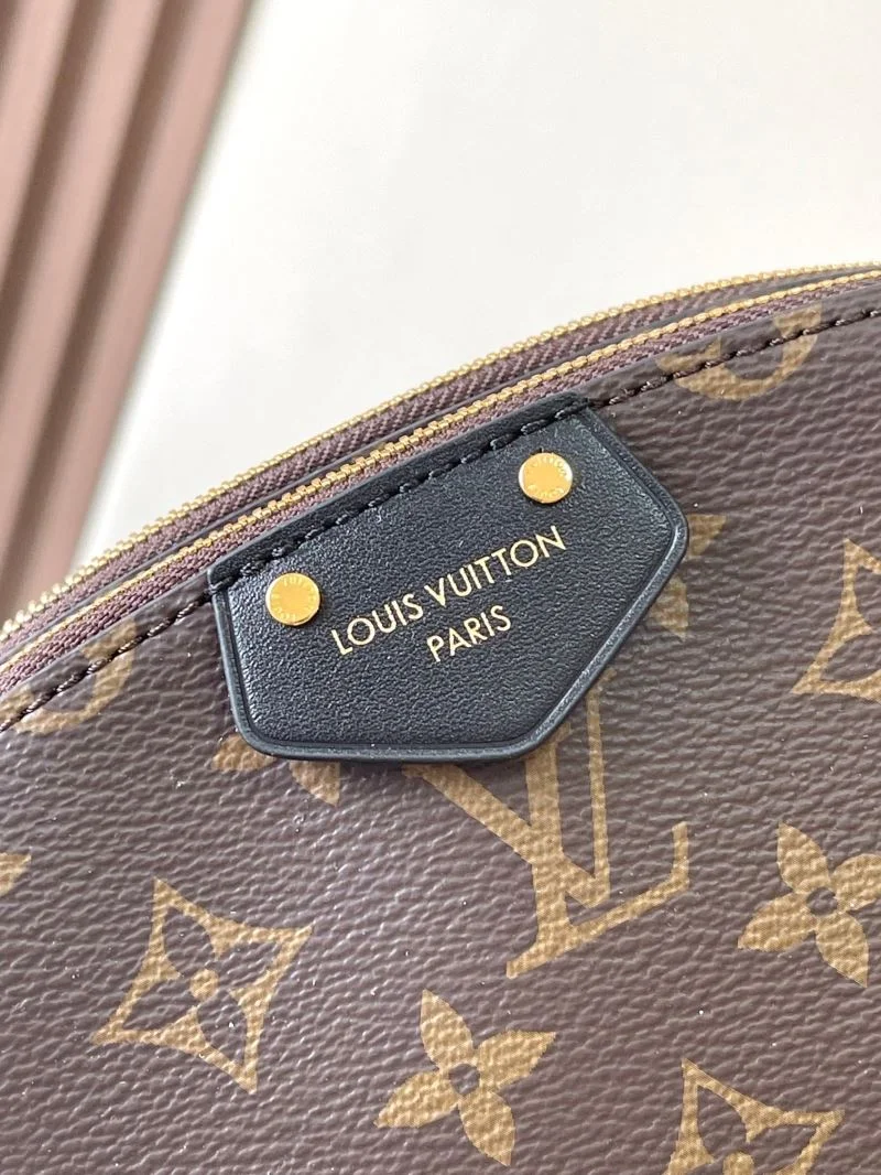 Breathable Louis Vuitton Cosmetic Bags 39750