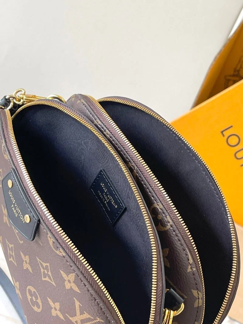 Breathable Louis Vuitton Cosmetic Bags 39750