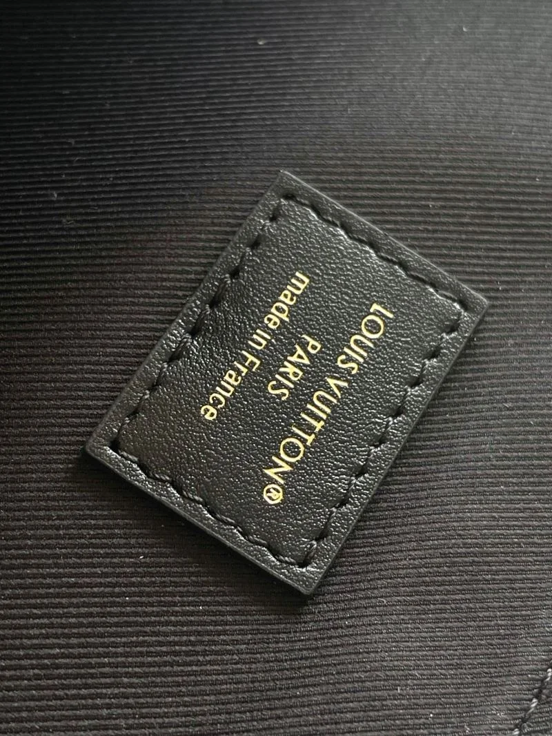 Breathable Louis Vuitton Cosmetic Bags 39750