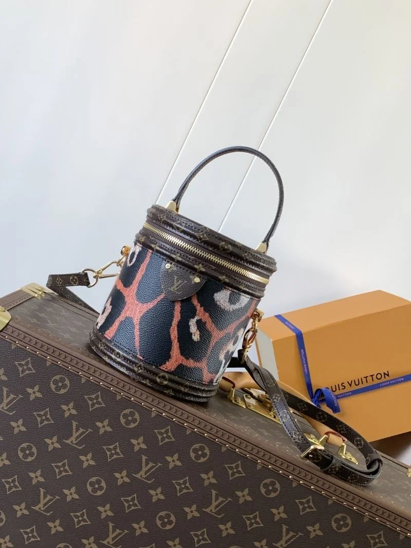 Louis Vuitton Cosmetic Bags TimelessDesign 39281