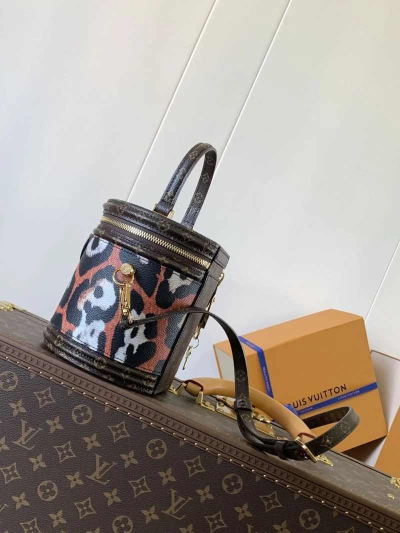 Louis Vuitton Cosmetic Bags TimelessDesign 39281